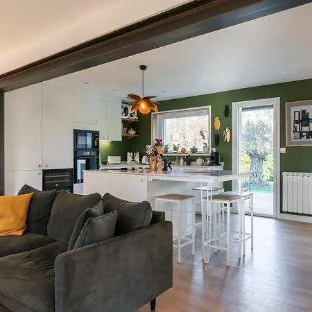 Magnifique Maison Basque Avec Piscine 8 Pers- Hébergement de vacances