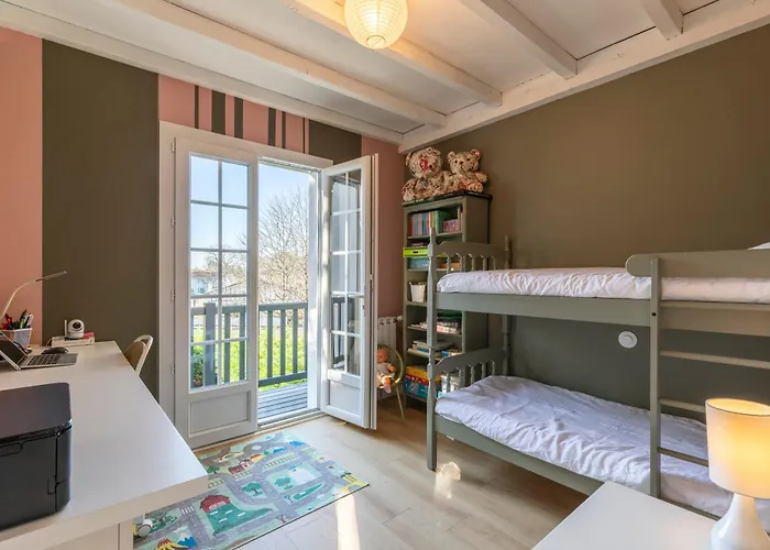 Vakantiehuis Magnifique Maison Basque Avec Piscine 8 Pers- *