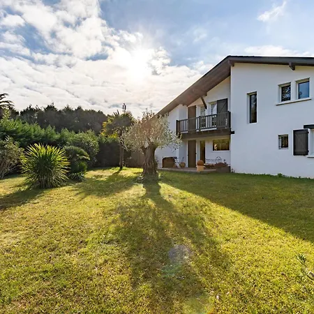 Vakantiehuis Magnifique Maison Basque Avec Piscine 8 Pers- *