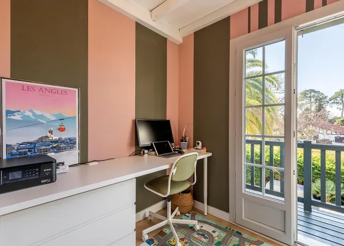 Будинок відпочинку Magnifique Maison Basque Avec Piscine 8 Pers- Біарріц