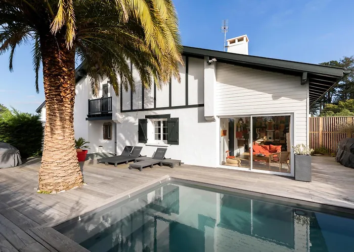 Magnifique Maison Basque Avec Piscine 8 Pers- Будинок відпочинку Біарріц